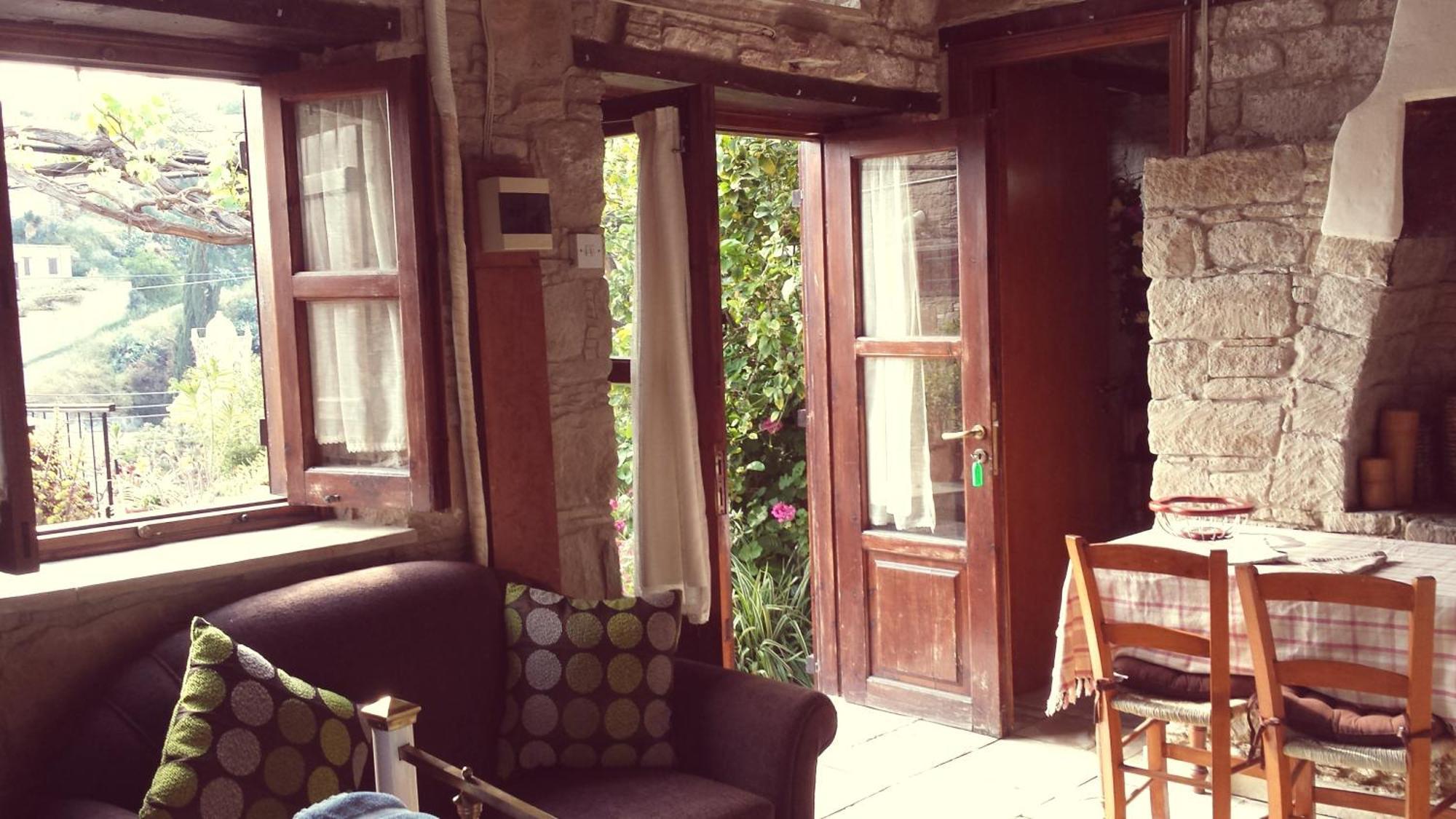Vasilopoulos House Tochni Room photo